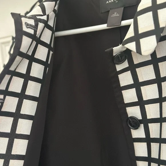 Ann Taylor Top Coat. Women Size Medium. - Picture 6 of 6